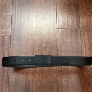 Perry Ellis Men’s Black Leather Belt with Matte Finish Buckle